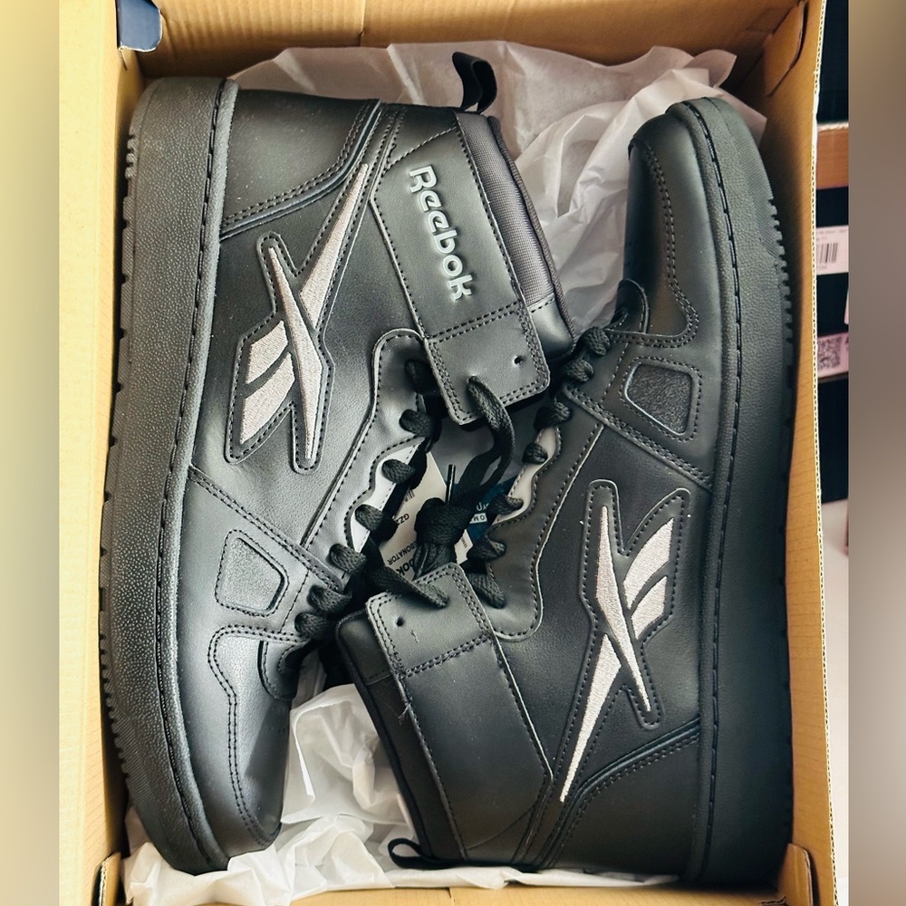 Reebok Resonator Mid Men’s Size 11 US/EU 44.5 *New with og box*  GZ2713